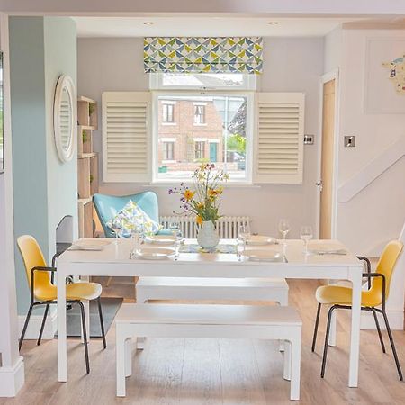 Modern 3-Bed House On Tarporley High Street Villa Екстериор снимка