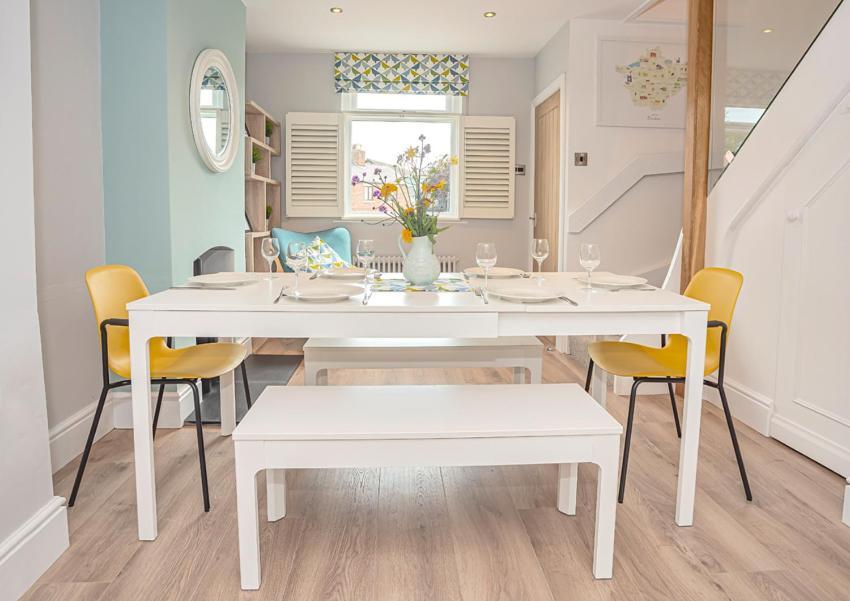 Modern 3-Bed House On Tarporley High Street Villa Екстериор снимка