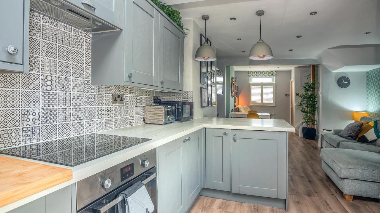 Modern 3-Bed House On Tarporley High Street Villa Екстериор снимка