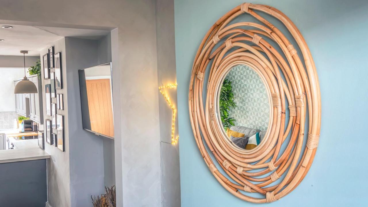Modern 3-Bed House On Tarporley High Street Villa Екстериор снимка