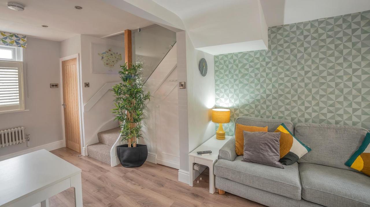 Modern 3-Bed House On Tarporley High Street Villa Екстериор снимка