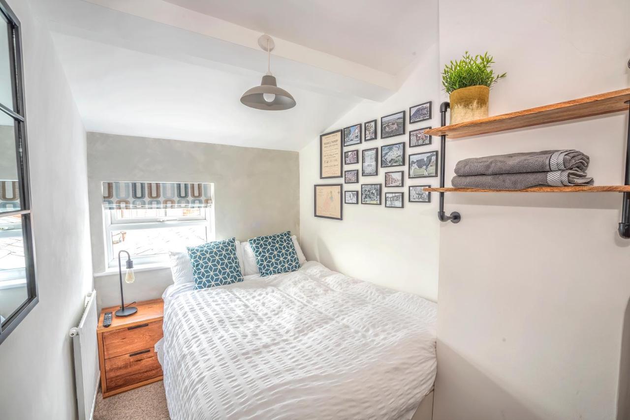 Modern 3-Bed House On Tarporley High Street Villa Екстериор снимка
