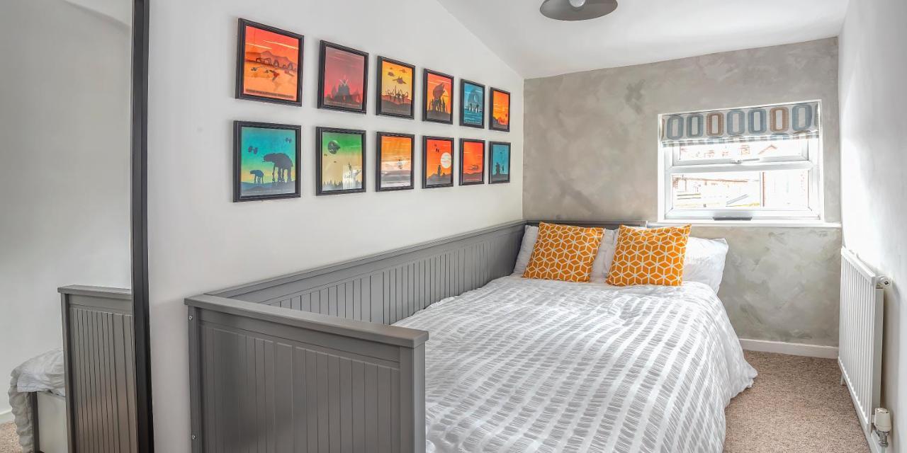 Modern 3-Bed House On Tarporley High Street Villa Екстериор снимка