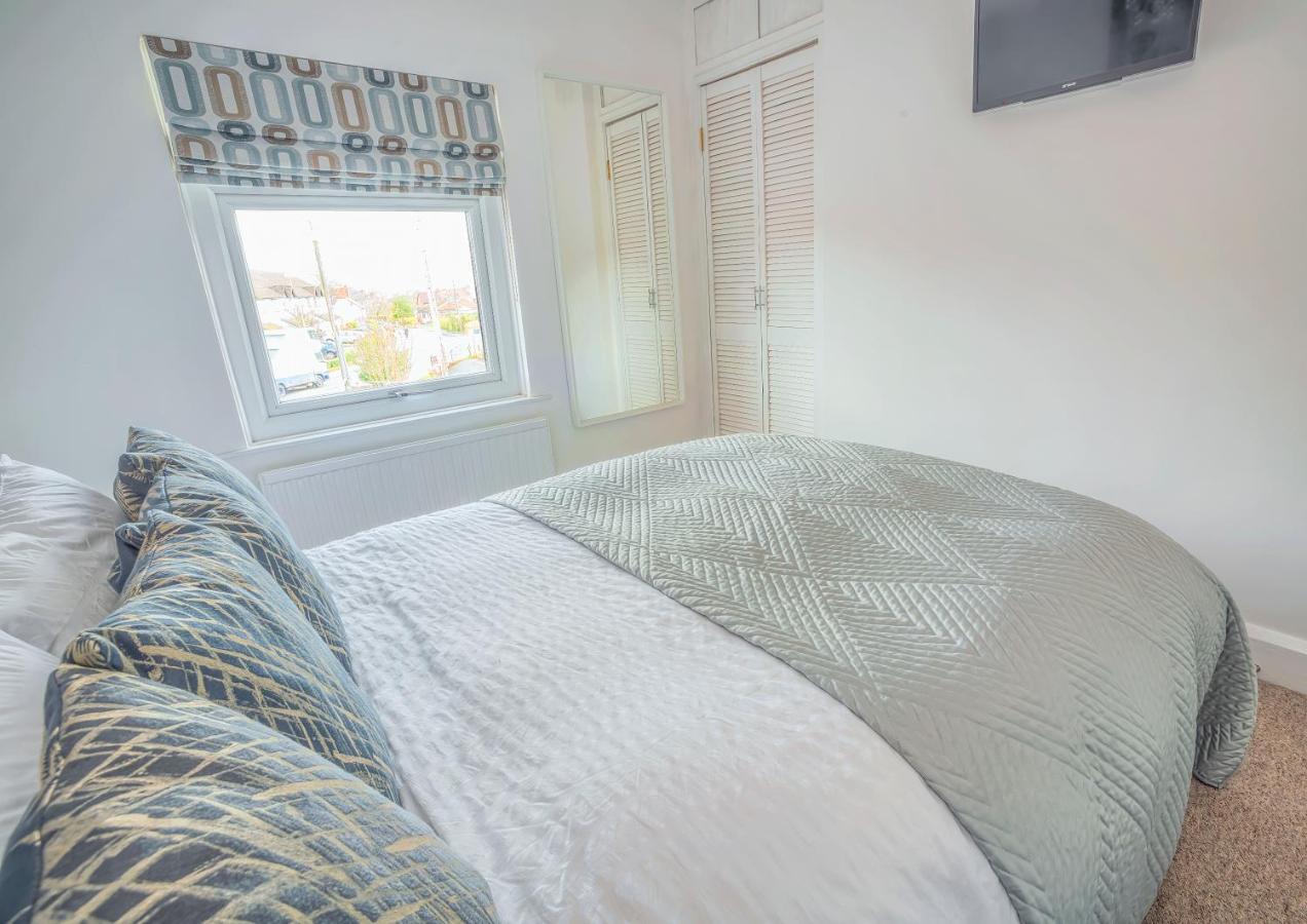 Modern 3-Bed House On Tarporley High Street Villa Екстериор снимка